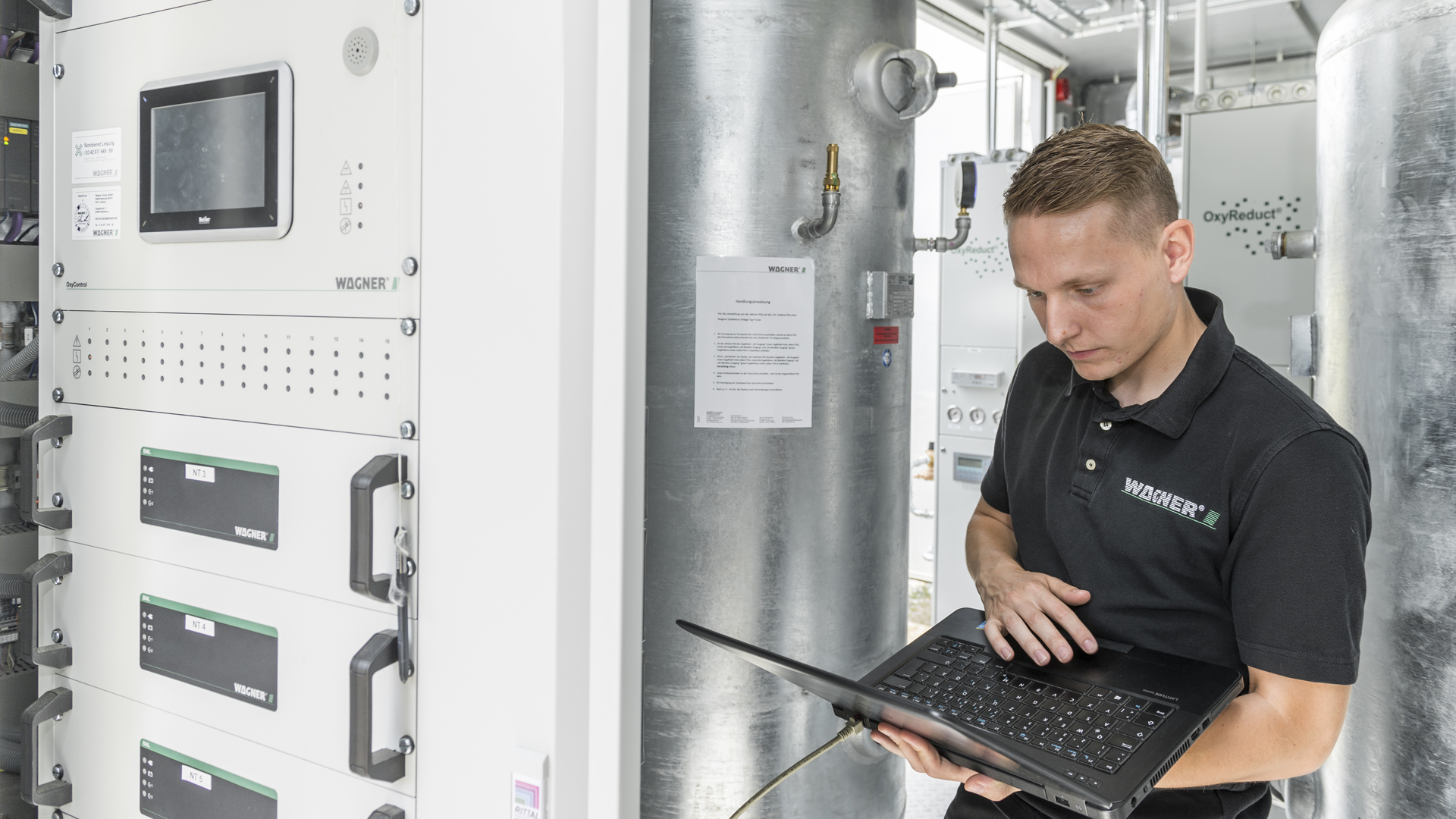 A WAGNER®澳洲幸运5彩票官网 service technician is at Komsa to install and maintain the OxyReduct®澳洲幸运5开奖结果预测官网 system.